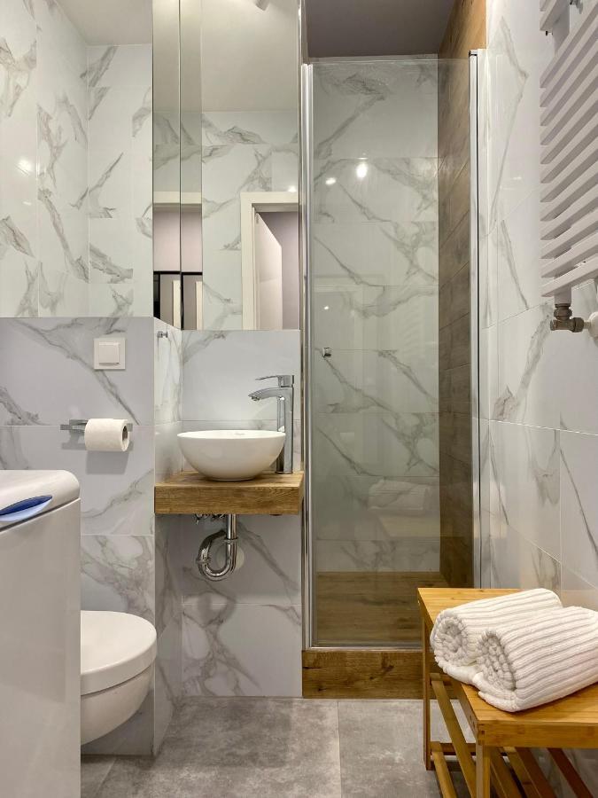 Enes Apartments Legnicka Street B ヴロツワフ エクステリア 写真